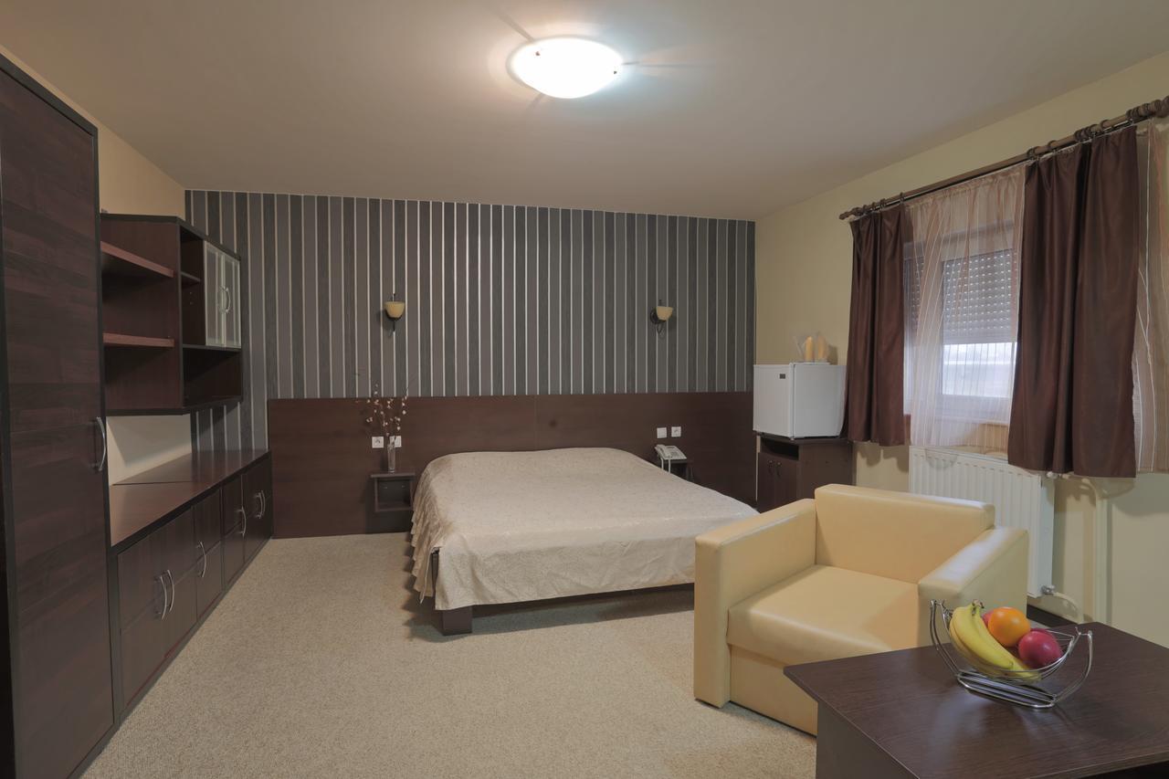 Motel Prenociste Knez Sombor Esterno foto